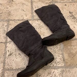 Grey boots
